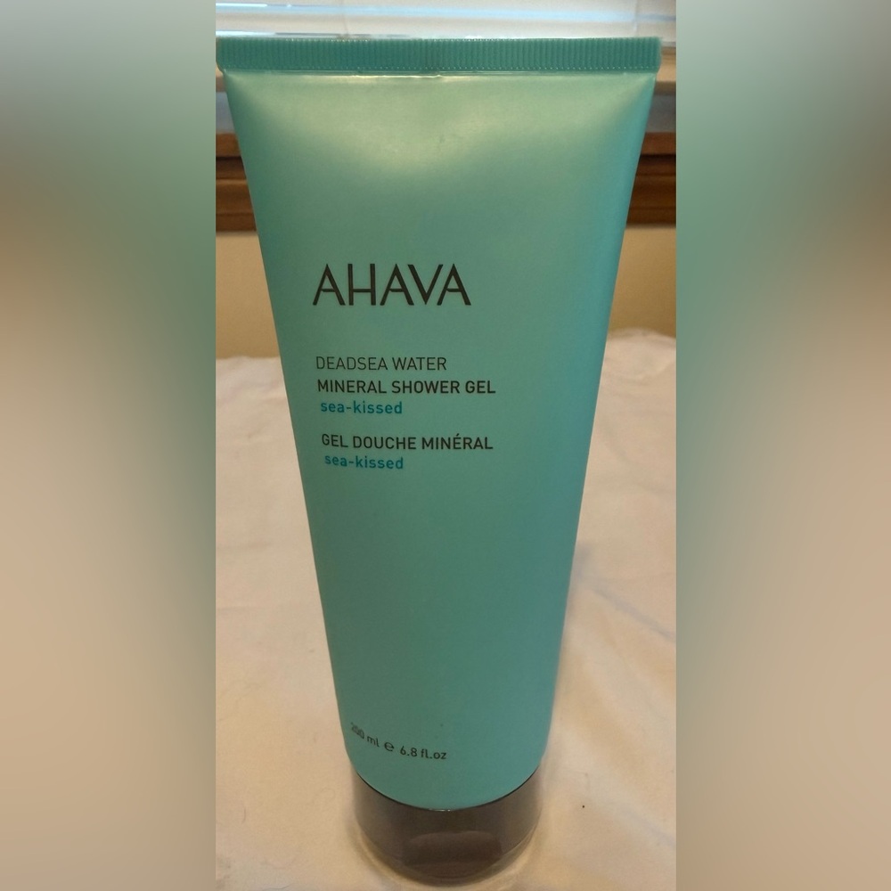 AHAVA Mineral Shower Gel - Blue and Black